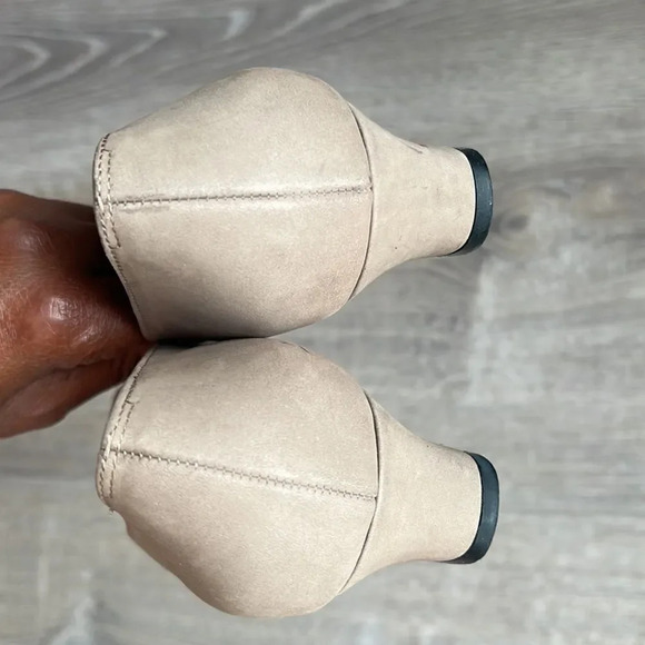 Salvatore Ferragamo Suede Pumps Size 9 - Picture 5 of 9